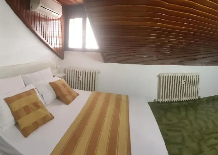 アパート La Mansarda レッコ